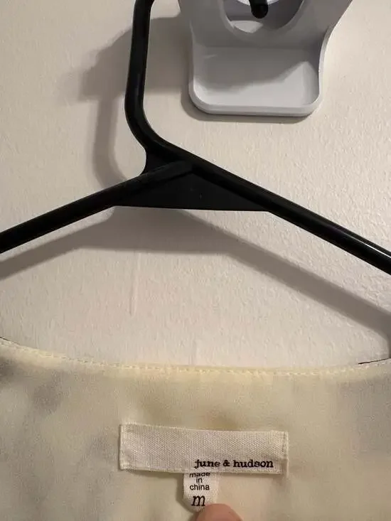 June & Hudson Floral Wrap V-Neck Smocked Waist Blouse Medium - Picture 3 of 3